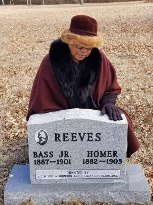 winnie-reeves-sons-gravesite.jpg