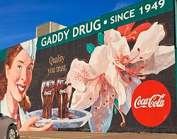 mural-gaddys-drug-web.jpg