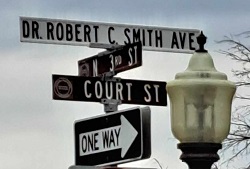 sign-dr-smith-court2-web.jpg